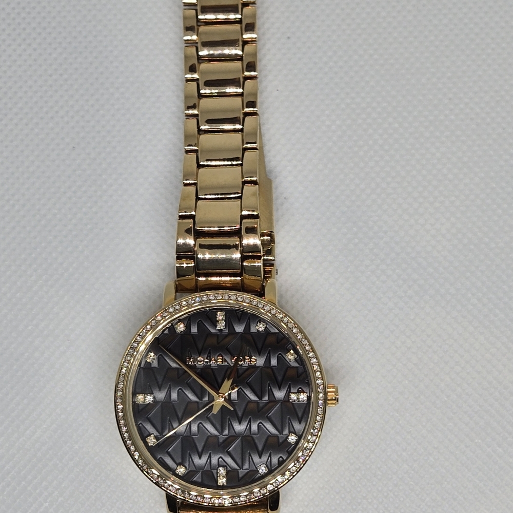 Michael Kors Gold Women Watch - Picture 14 of 16